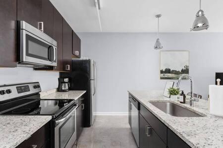 Cozysuites L Dream 1Br, Monument Circle, Indy Индианаполис Экстерьер фото